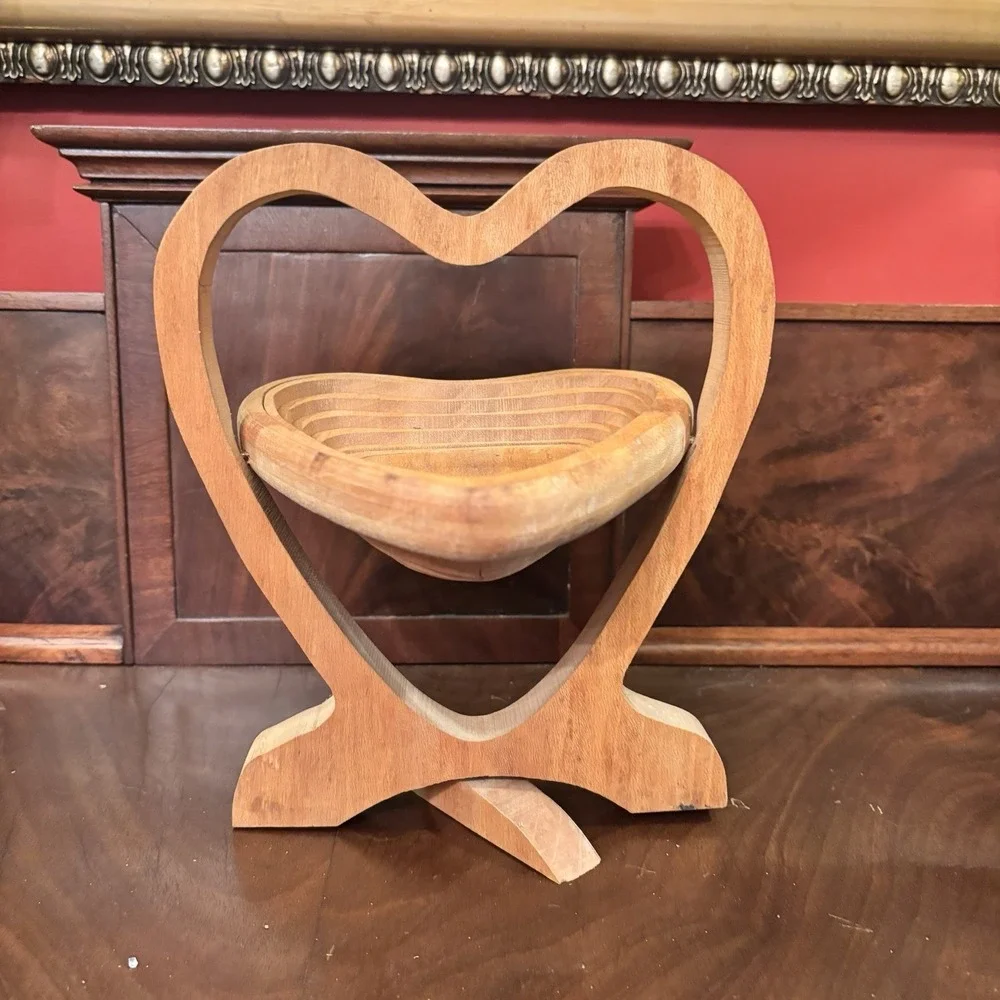 Handmade Collapsible Heart Wooden Basket Bowl Trivet Folding Fruit Bread Decor